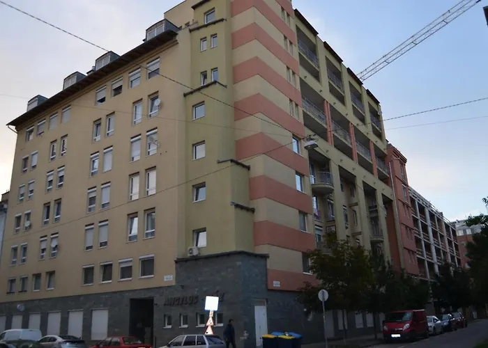 Flat At The Edge Of The Center + Parking Appartement Budapest