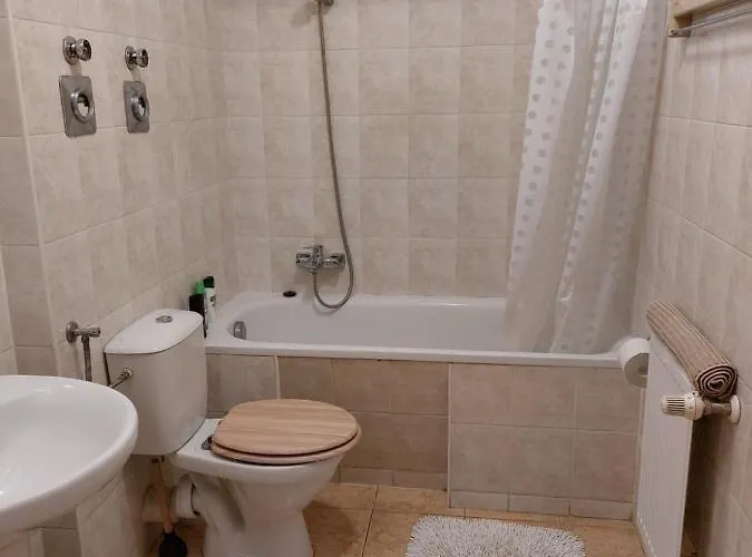 Flat At The Edge Of The Center + Parking Appartement Budapest